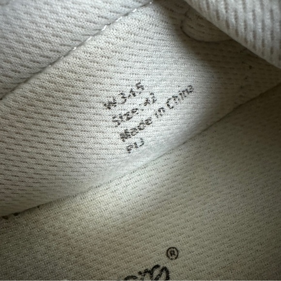 Vibram Fivefinger Womens Size 42 - Picture 2 of 5